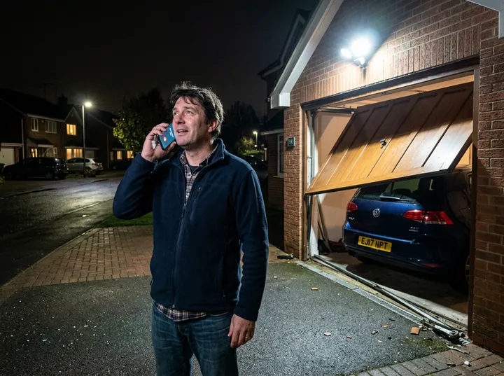 Emergency stuck roller door call being handled by AI answering service