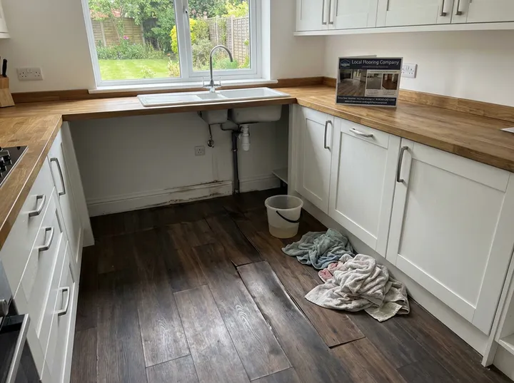 Water damage flooring call being handled by AI answering service